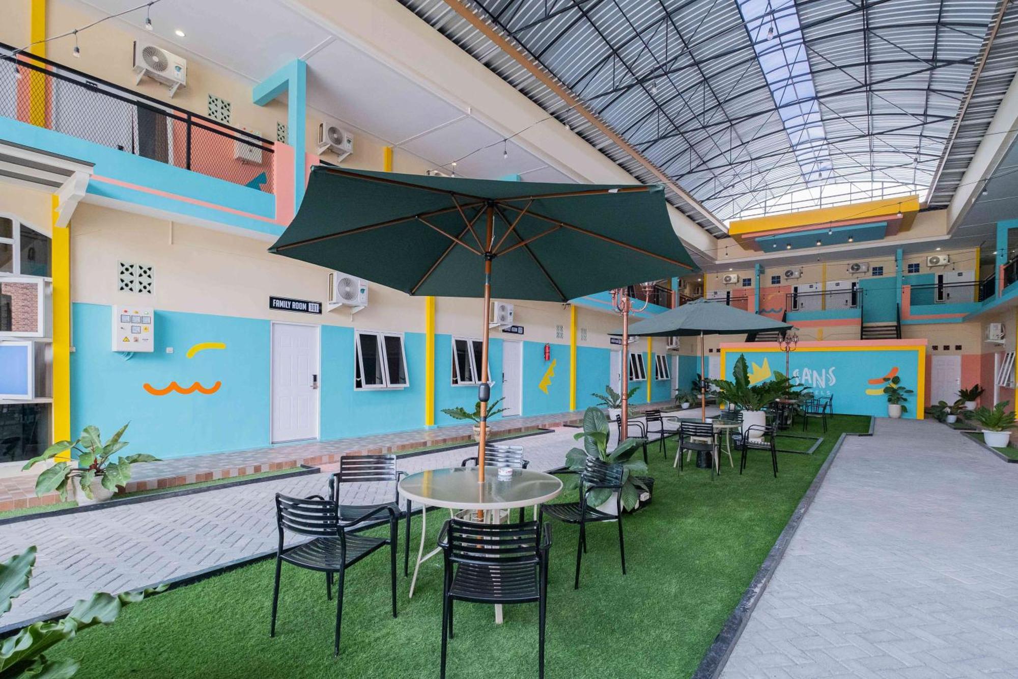 Sans Wm Hotel Blitar Eksteriør bilde