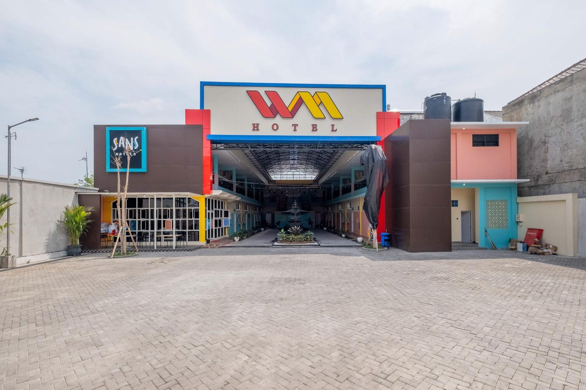 Sans Wm Hotel Blitar Eksteriør bilde