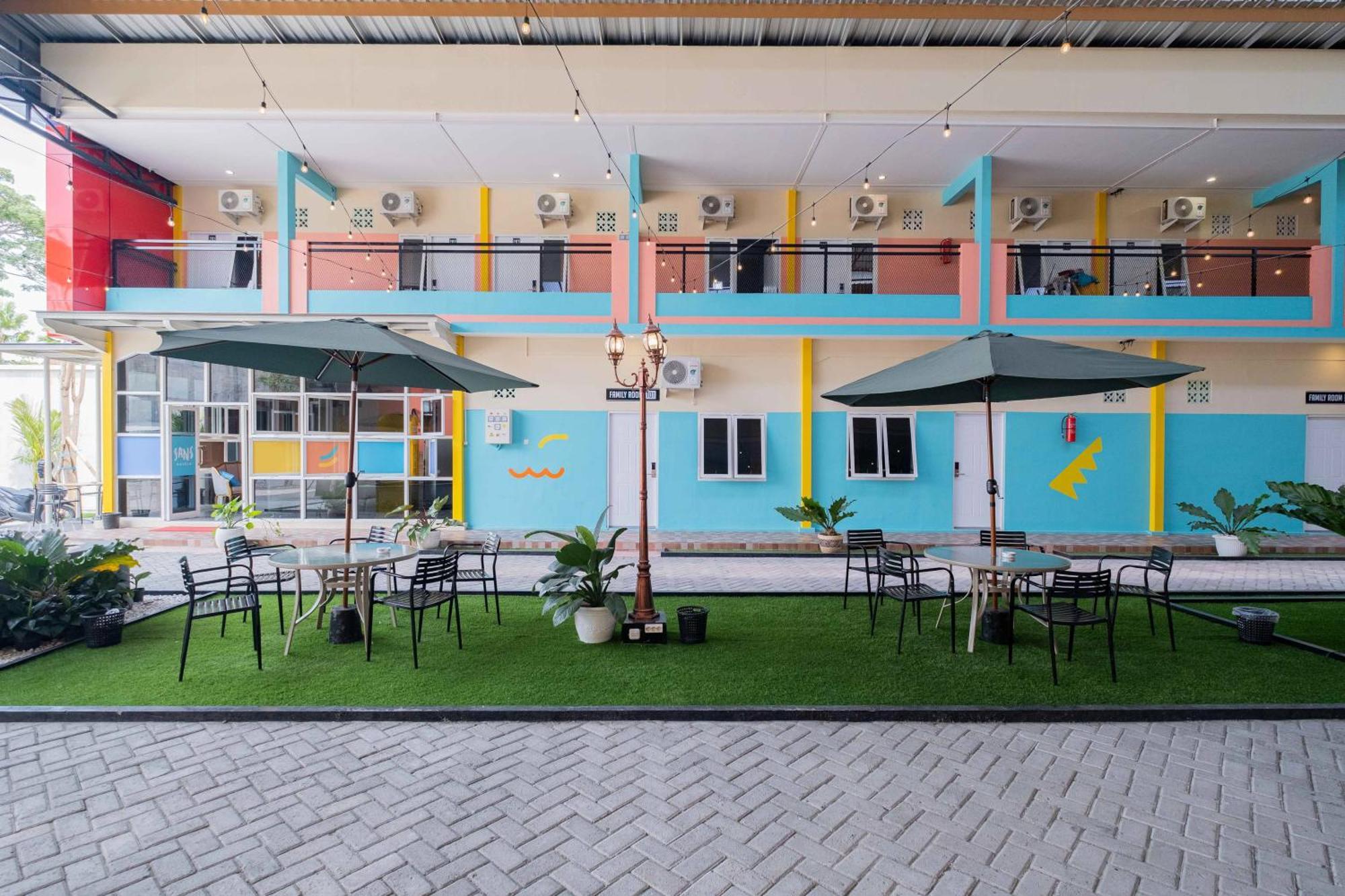 Sans Wm Hotel Blitar Eksteriør bilde