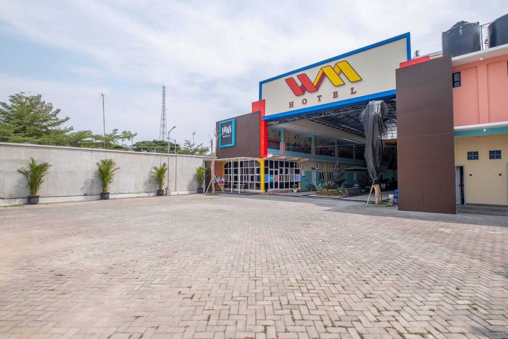 Sans Wm Hotel Blitar Eksteriør bilde